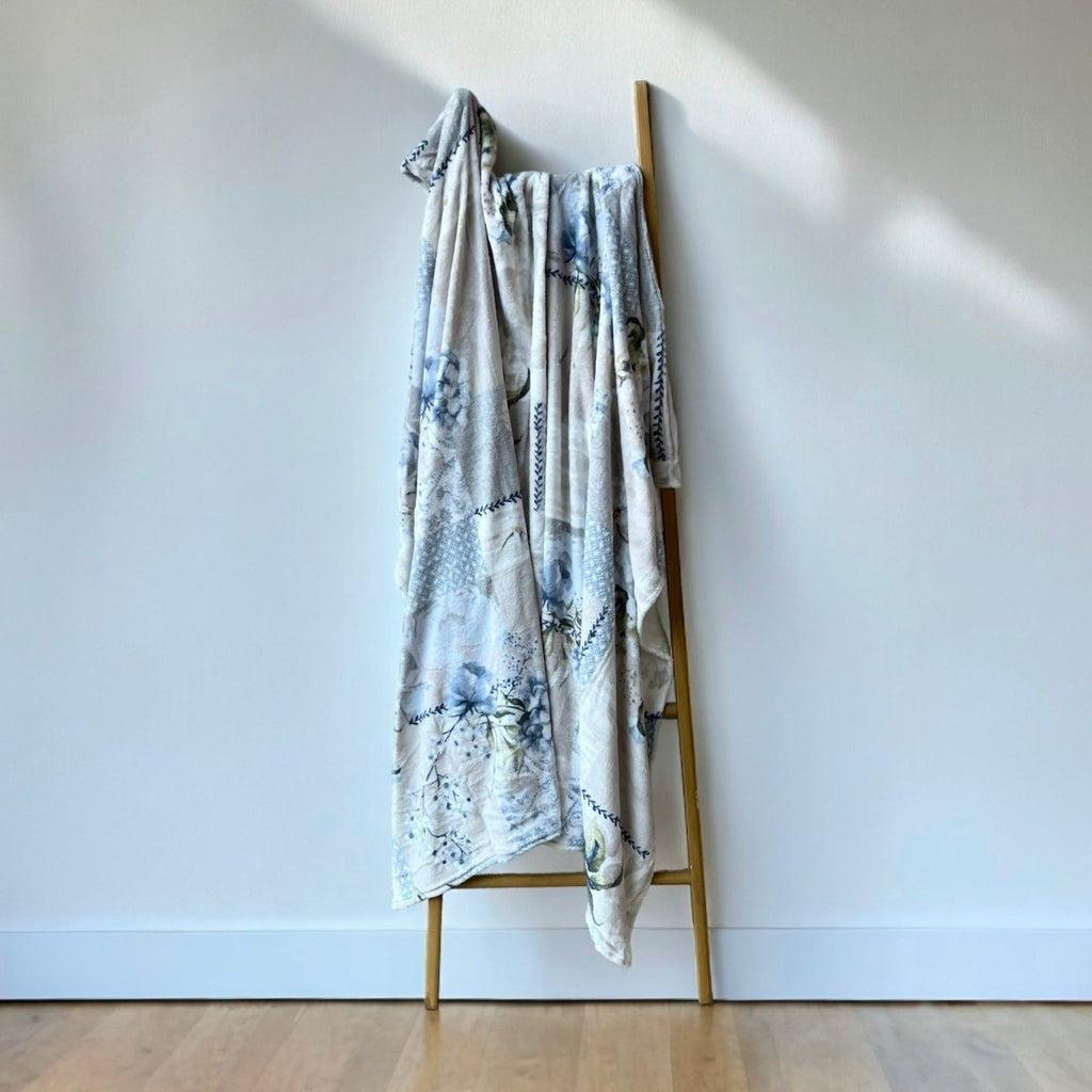 Grey Daisy Print Flannel Fleece Throw - 180 x 200 cm - Style Phase Home